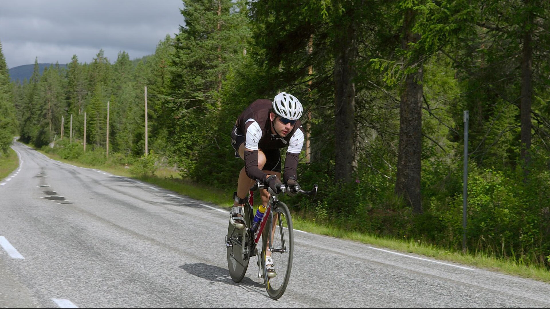 哈登表现堪称教科书，76人末节带走湖人
