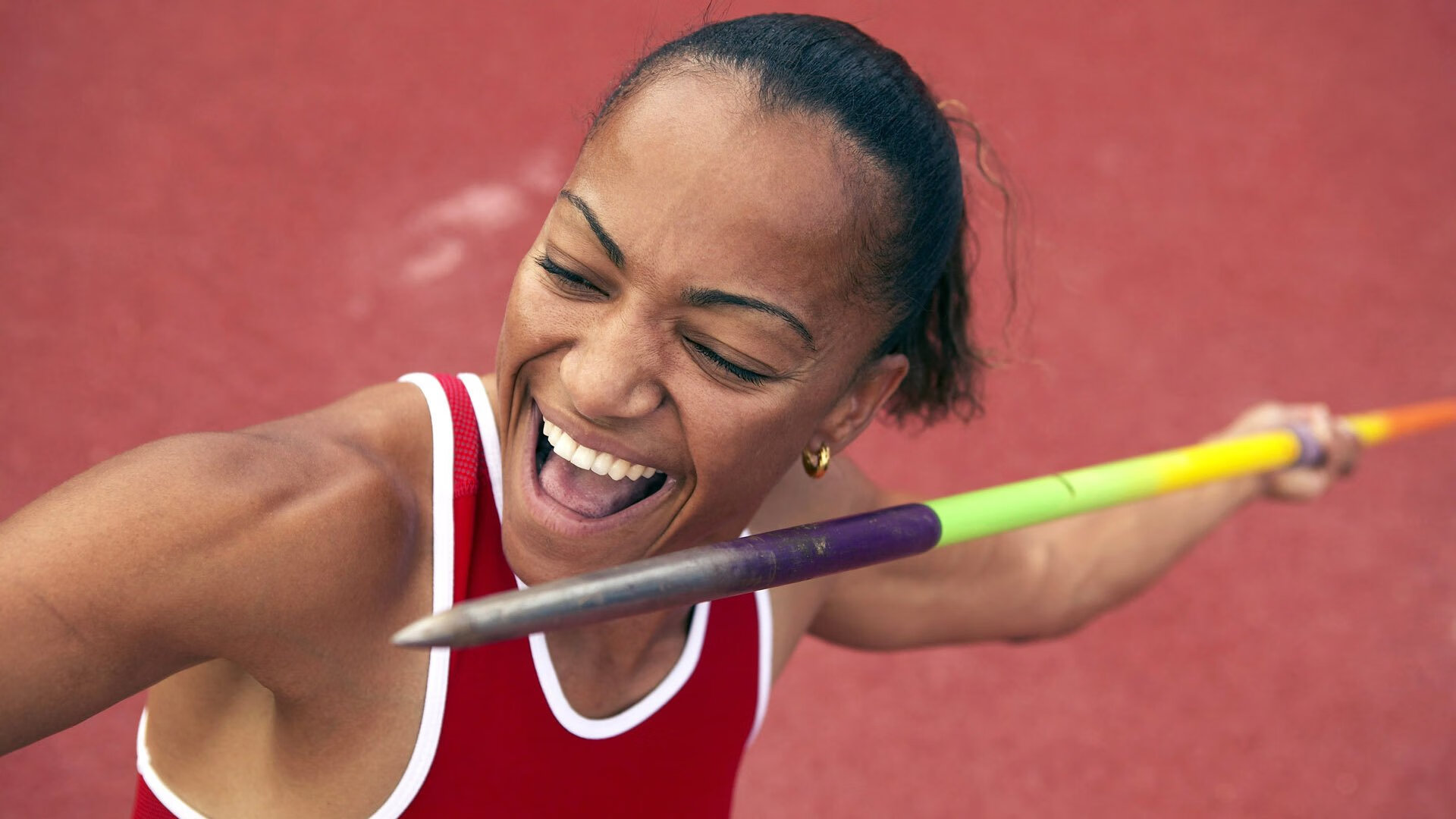 梅赛德斯鏖战红牛二队,汉密尔顿如何扛起全队前行